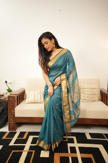 Exquisite Blue Broad zari checks Saree