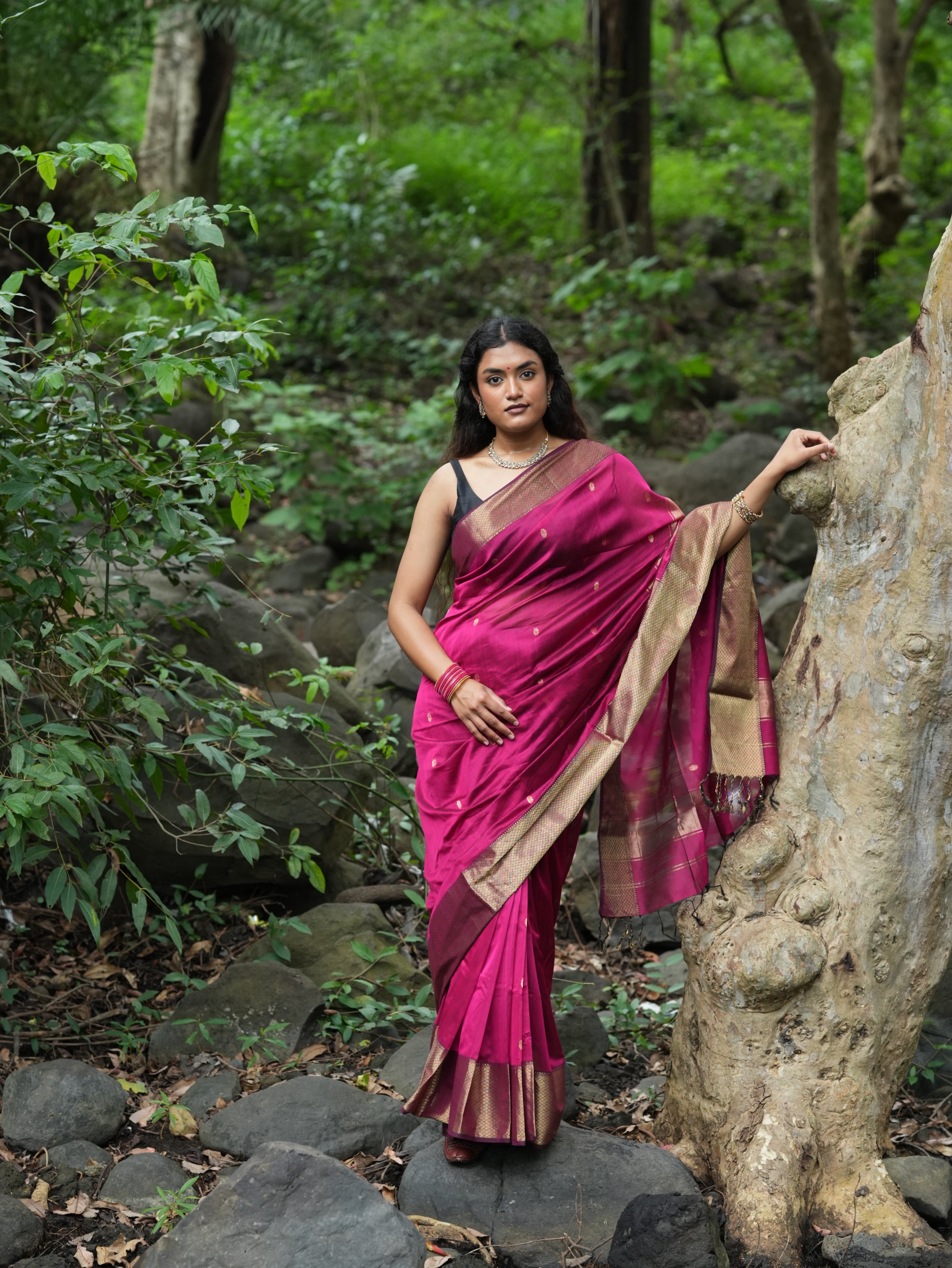 Royal Bloom Rani Pink Maheshwari Silk Saree with Heavy Border & Phool Booti