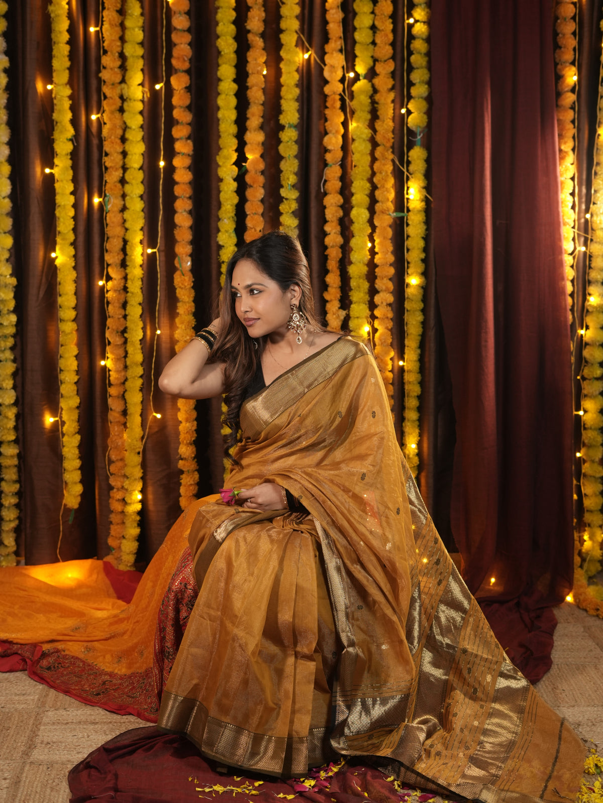 Yellow Gold Maheshwari Tissue heavy pallu Silk Saree