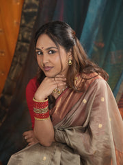 Timeless Charm Grey-Red Maheshwari Silk Saree with Heavy Border & Phool Booti